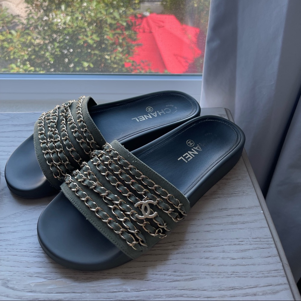 Chanel tropiconic mules (khaki)